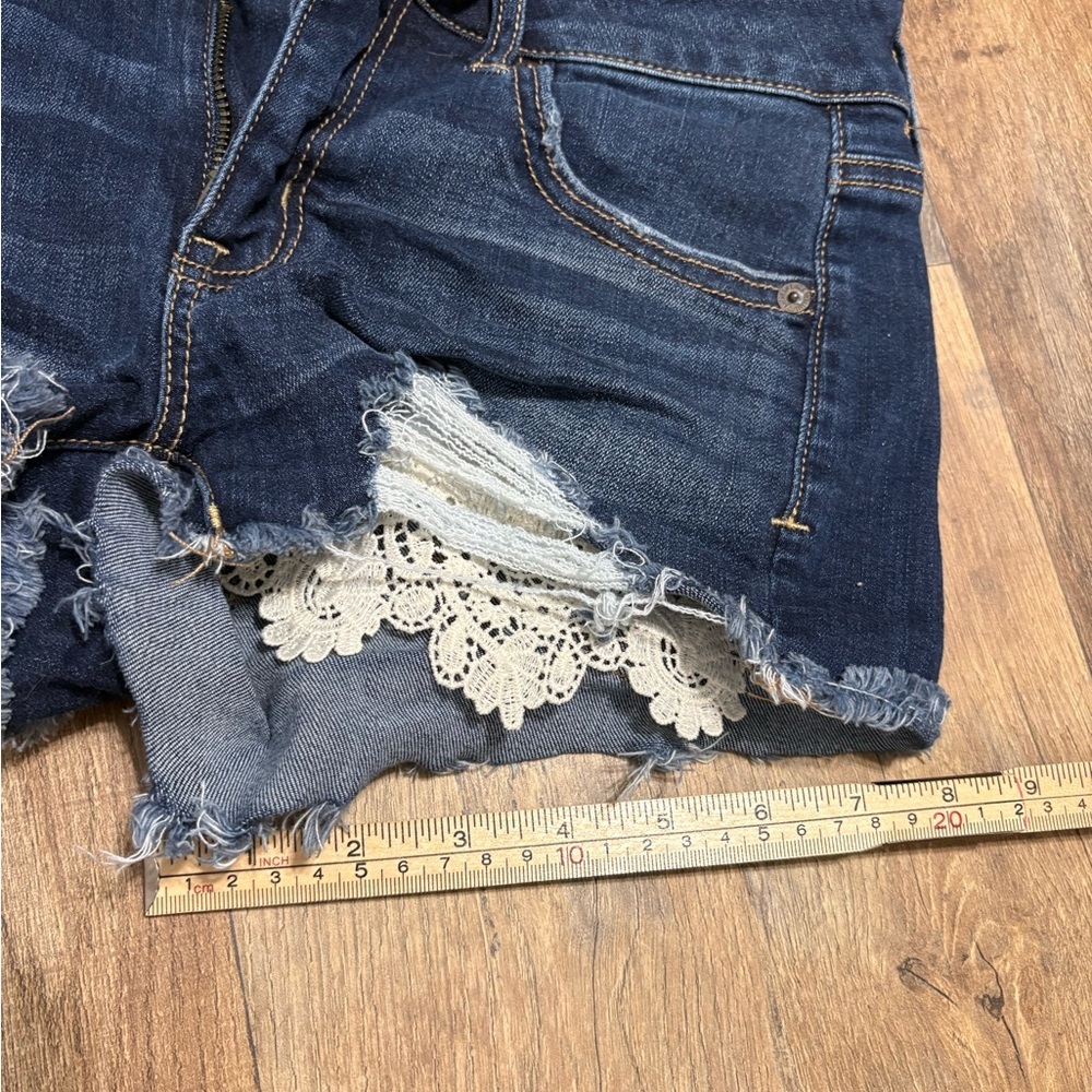American Eagle Outfitters High Rise Distressed Denim Shorts - Picture 5 of 7
